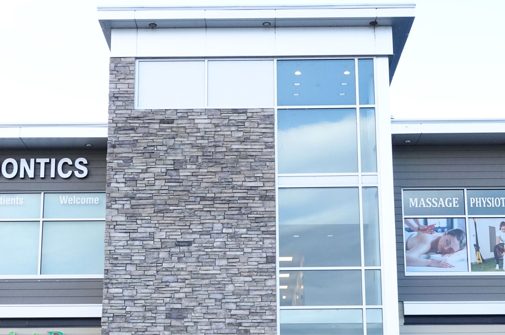 legacyvillage-calgary-kruseglass-commercial-feature